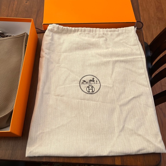 HERMES
Taurillon Clemence Evelyne III PM Etoupe - Picture 4 of 11